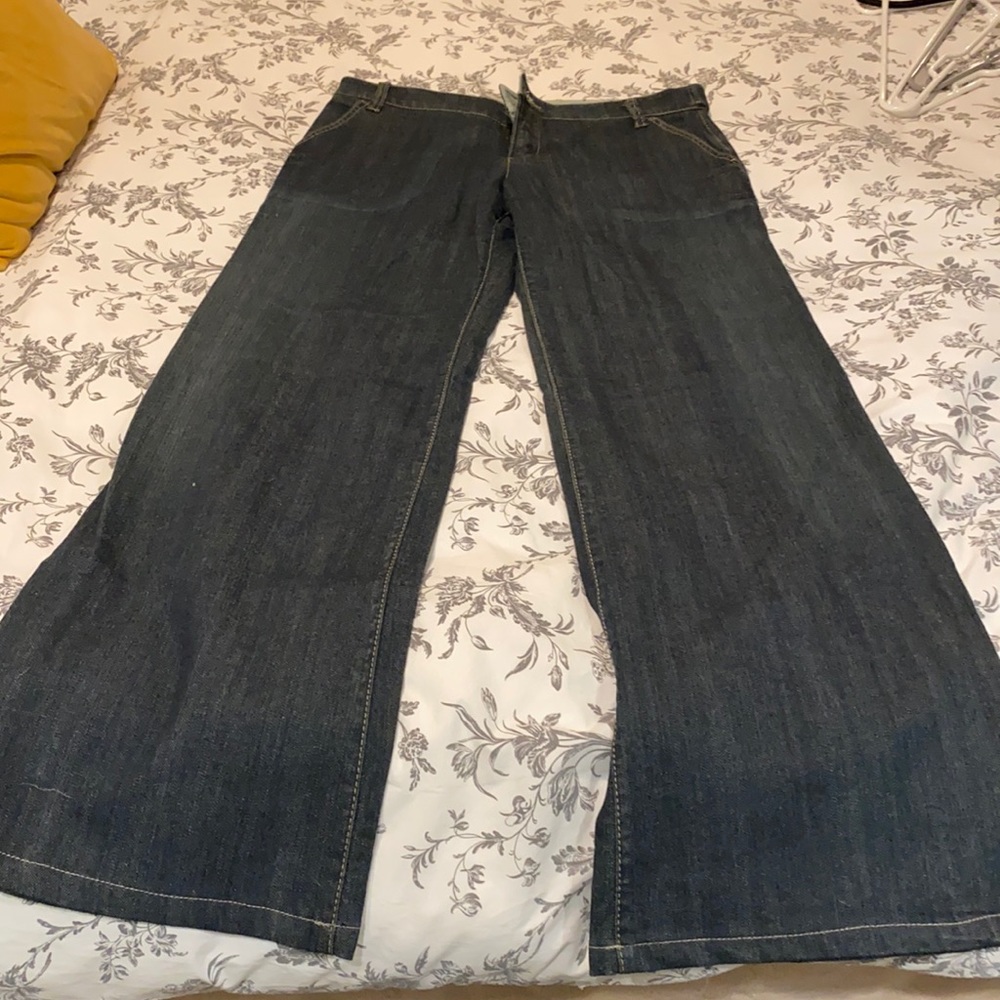 BCBG WIDE LEG JEANS. NEW.